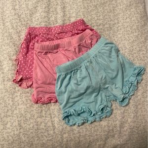 Like new Posh Peanut 2T bundle of 3 bamboo ruffle shorts